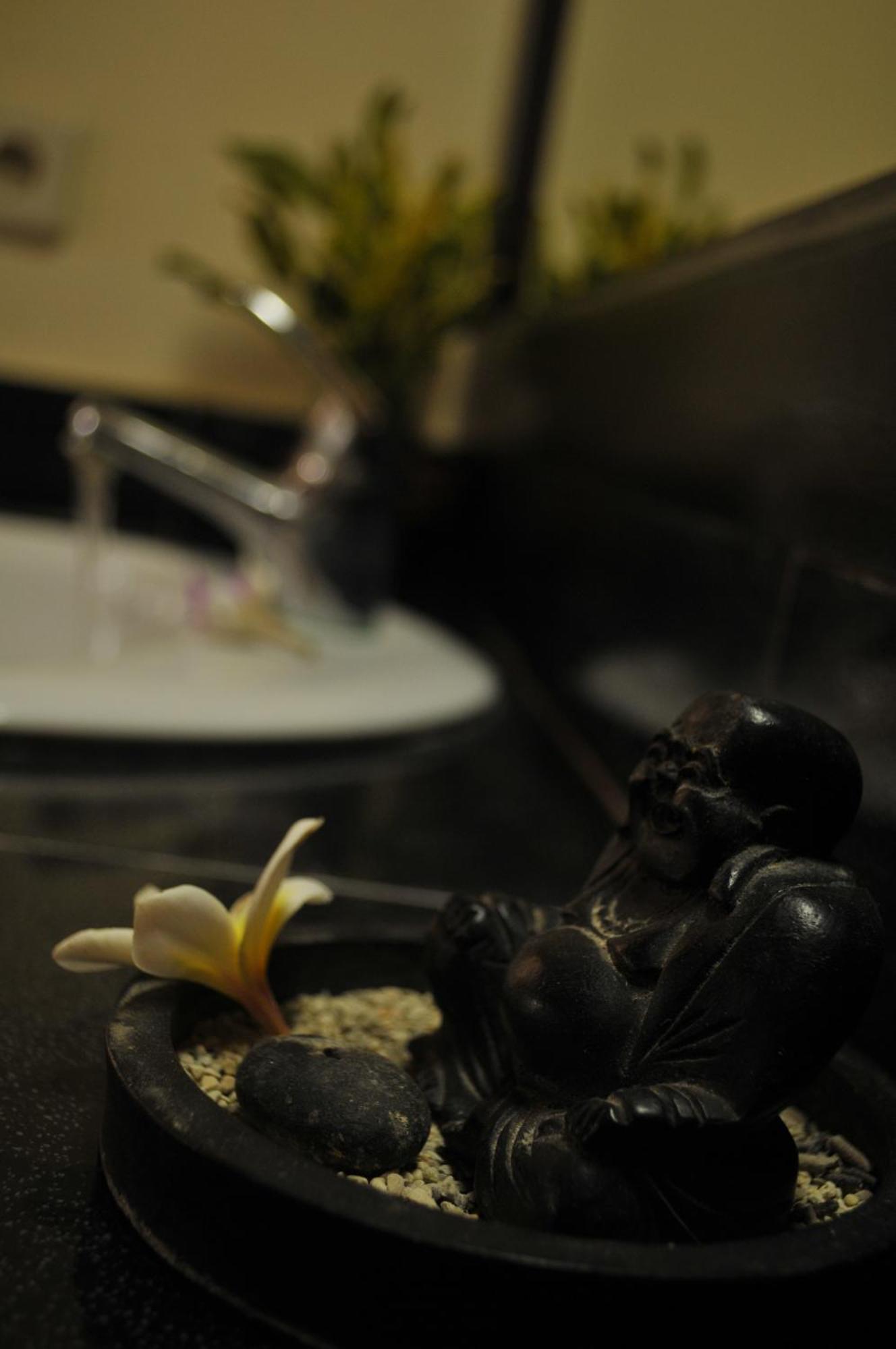 ティルタ サリ バンガロー ペムテラン 部屋 写真
